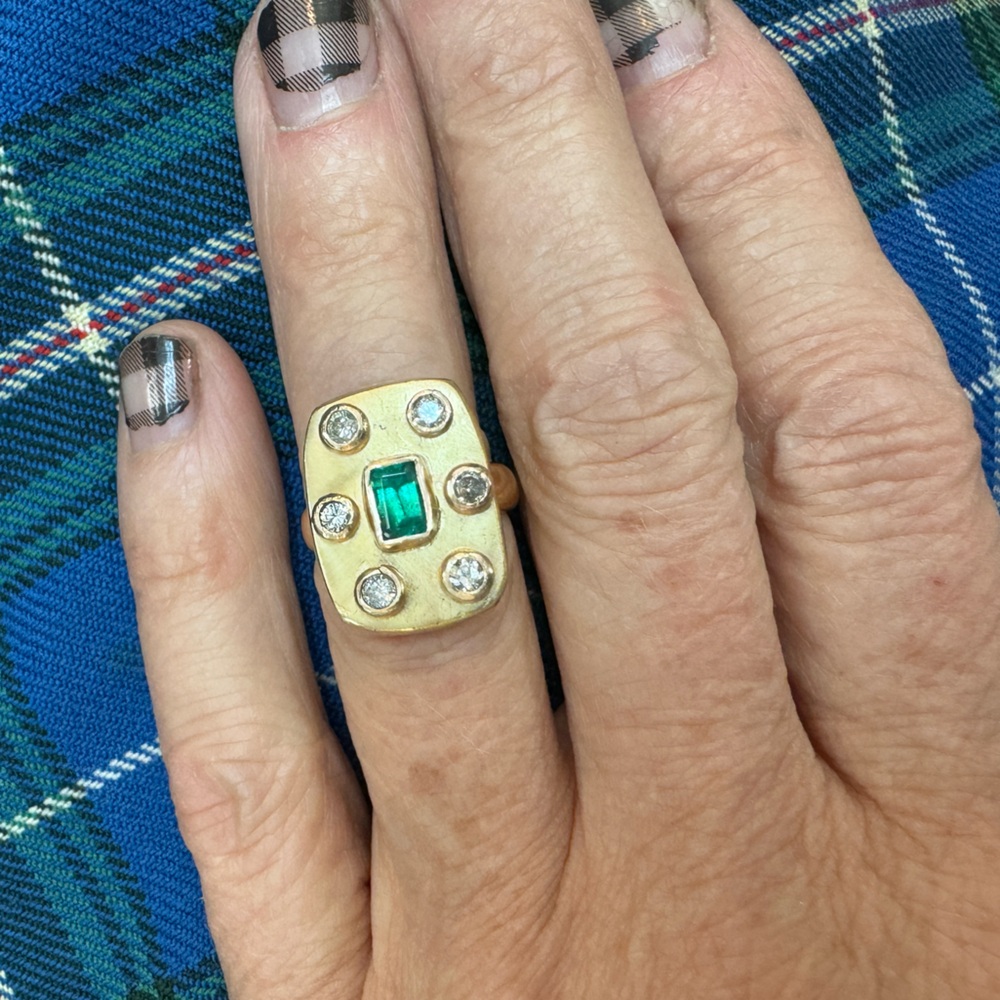 E.DeHaven 18k Emerald & Diamonds ring - Picture 12 of 16